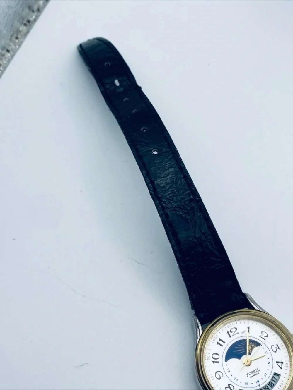 Vintage Fossil 1985 Moon Phase Calendar Watch Gold Case Leather Band Rare